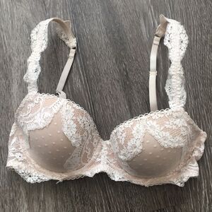 VS Gorgeous white lace bra